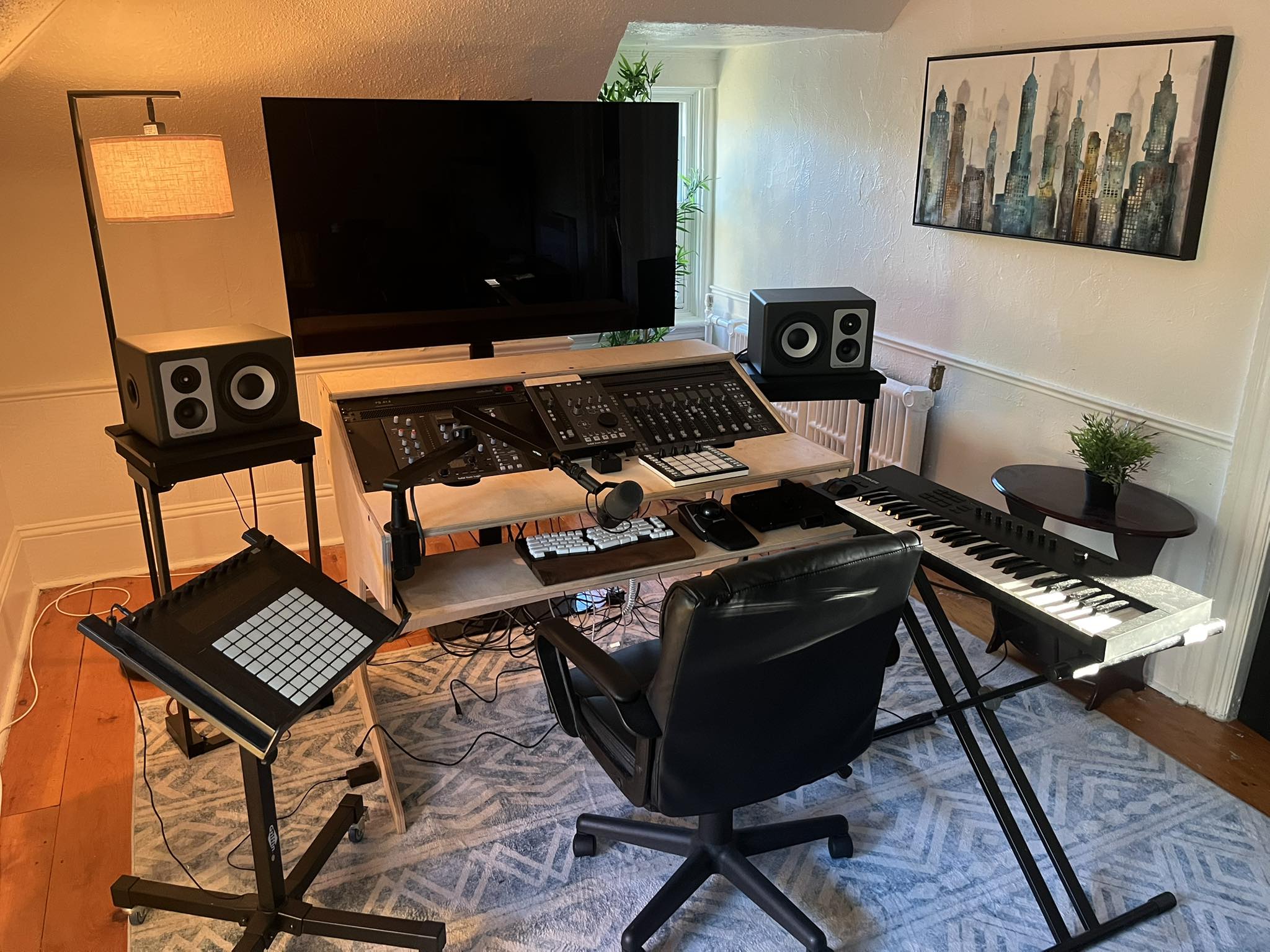 How to Set Up Your Own Home Studio: A Complete Guide